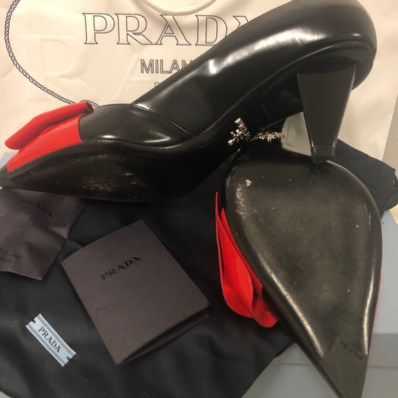 Prada Black Heels with Red Bows (37) - Picture 4 of 5